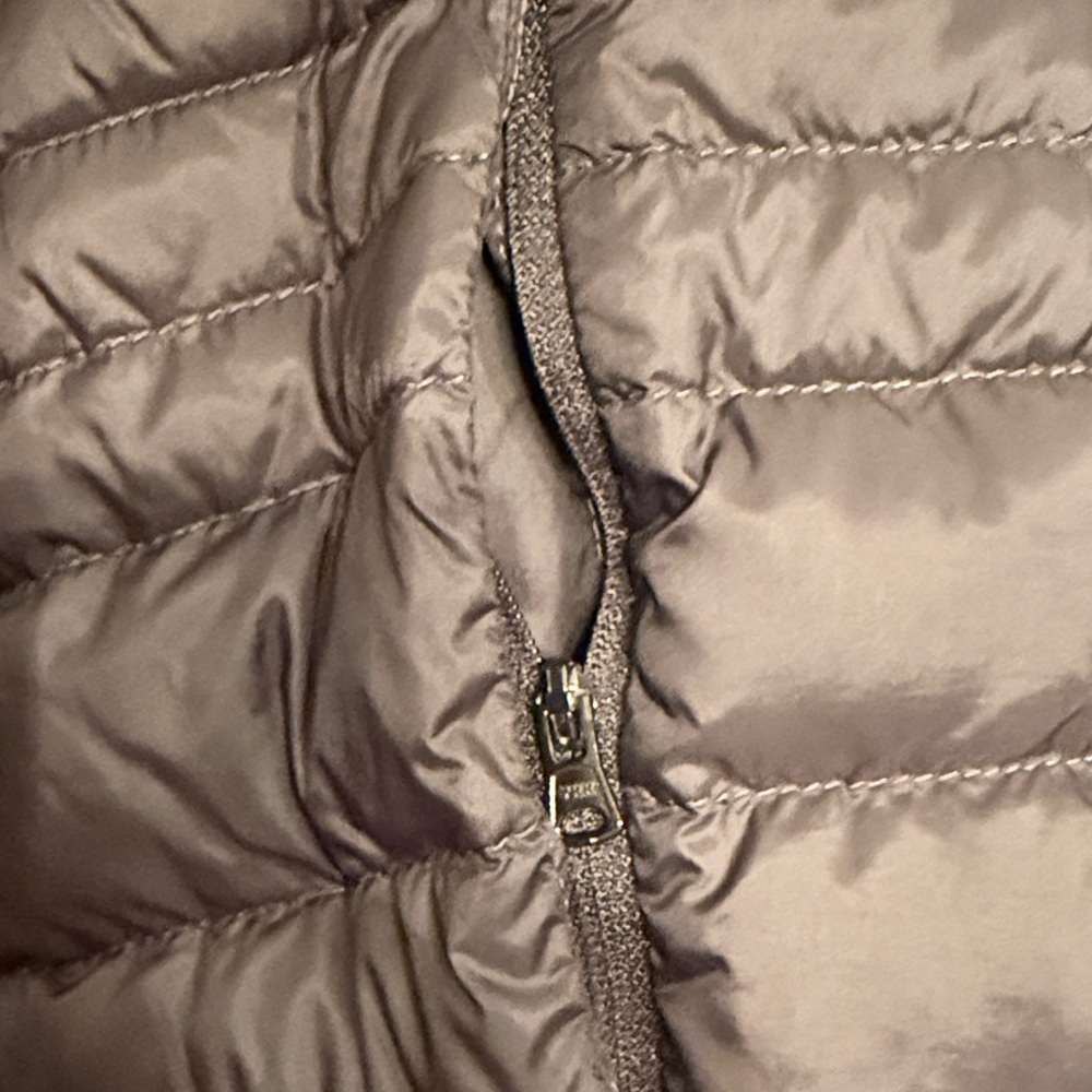 Lands' End Women’s Black Quilted Jacket - Picture 4 of 6